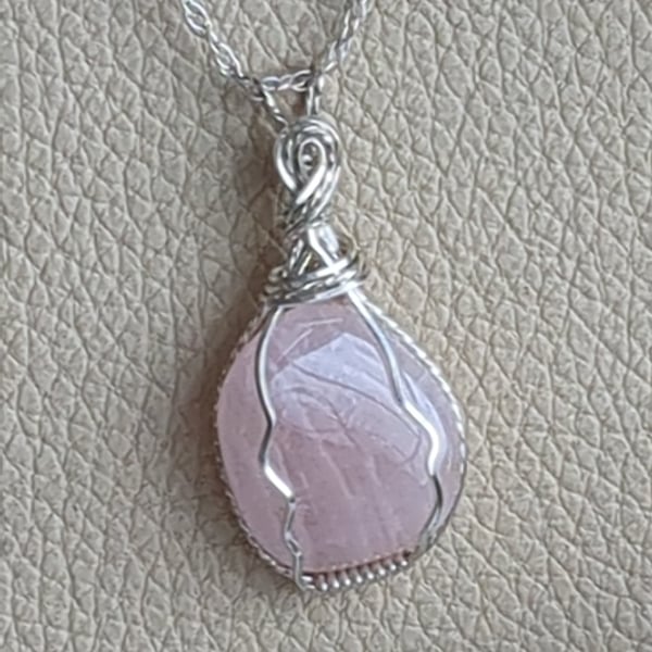 Rose quartz in sterling silver pendant 