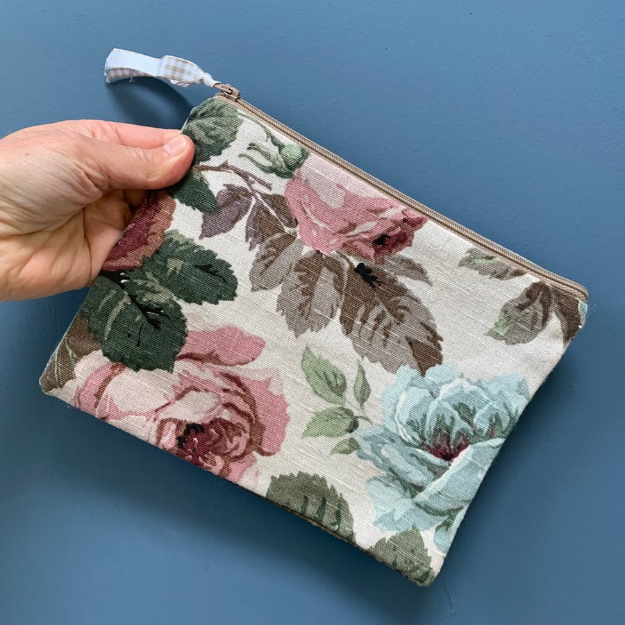 Vintage Sanderson Chelsea Linen zip pouch