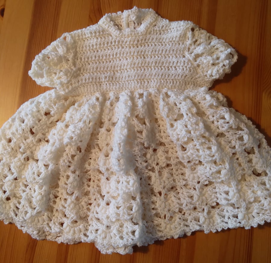 Crochet baby dress to fit 3 months