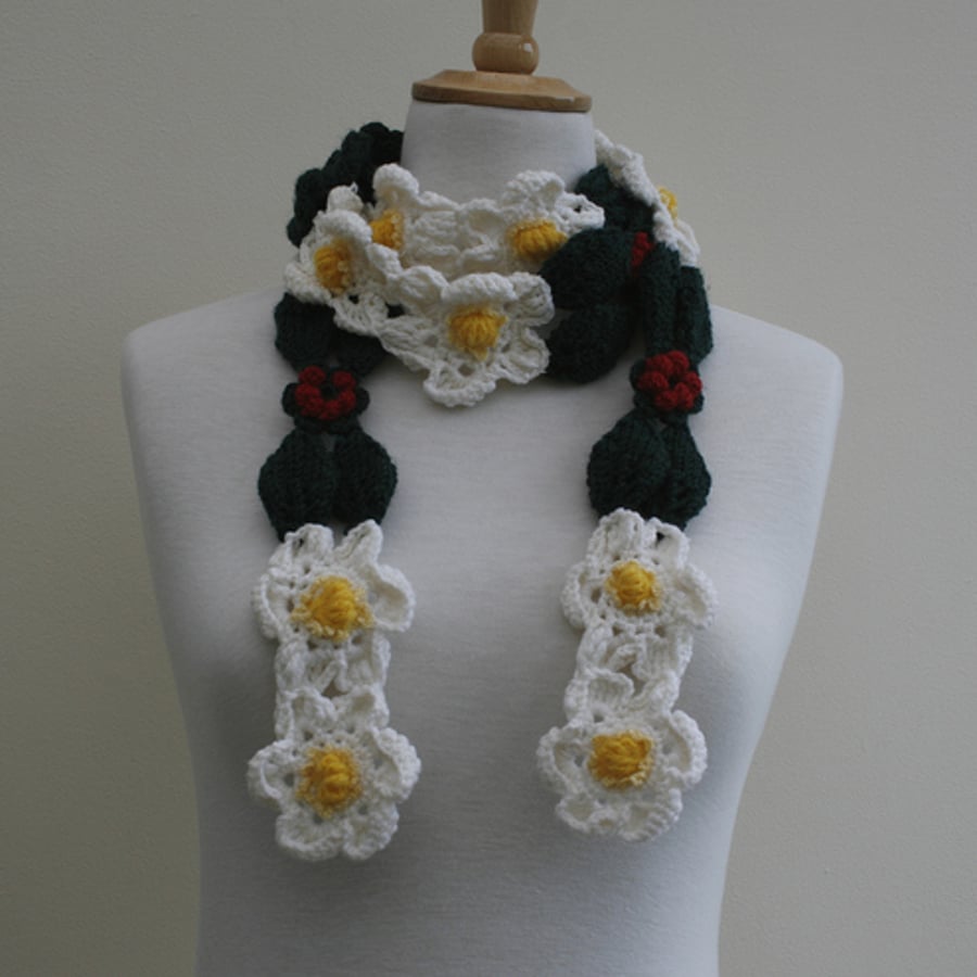 NOW 25% OFF - Christmas Roses Scarf