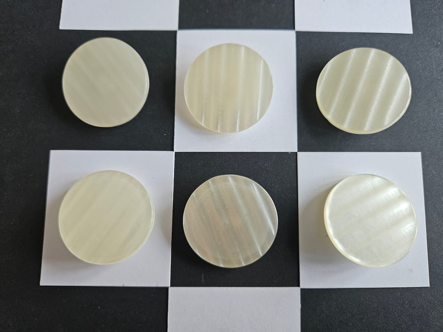 1 & 3 8" 34.5mm 54L British made Cream x 5 Buttons (LAST 10)