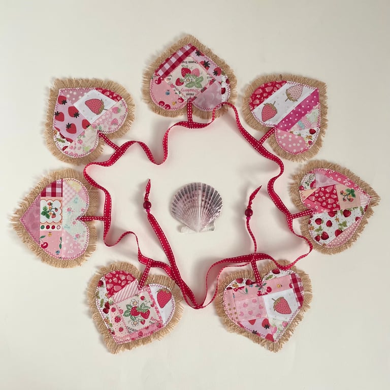 Hessian hearts bunting with strawberries - pink