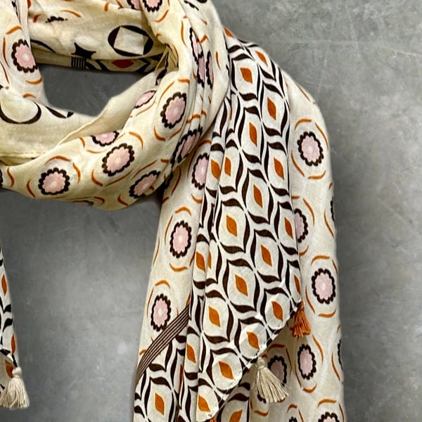 Beige Moroccan-Inspired Geometric Pattern Scarf with Tassels for Women 