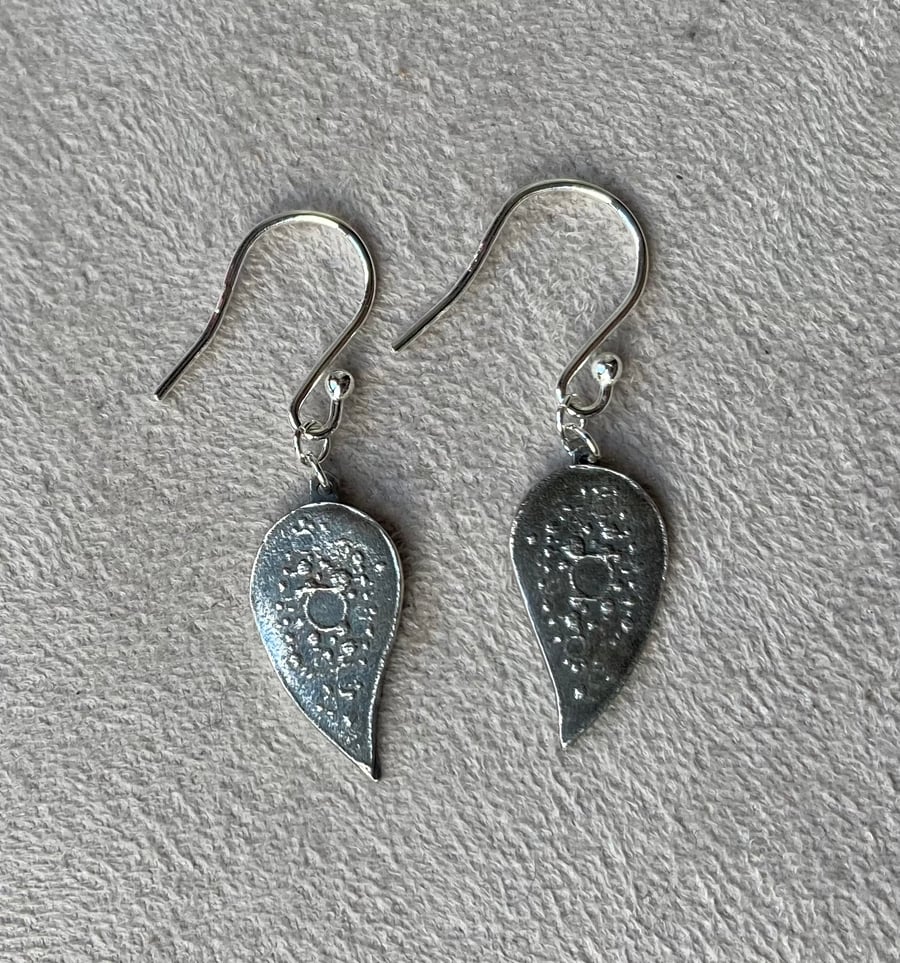 Pretty, pure silver, paisley style earrings. 