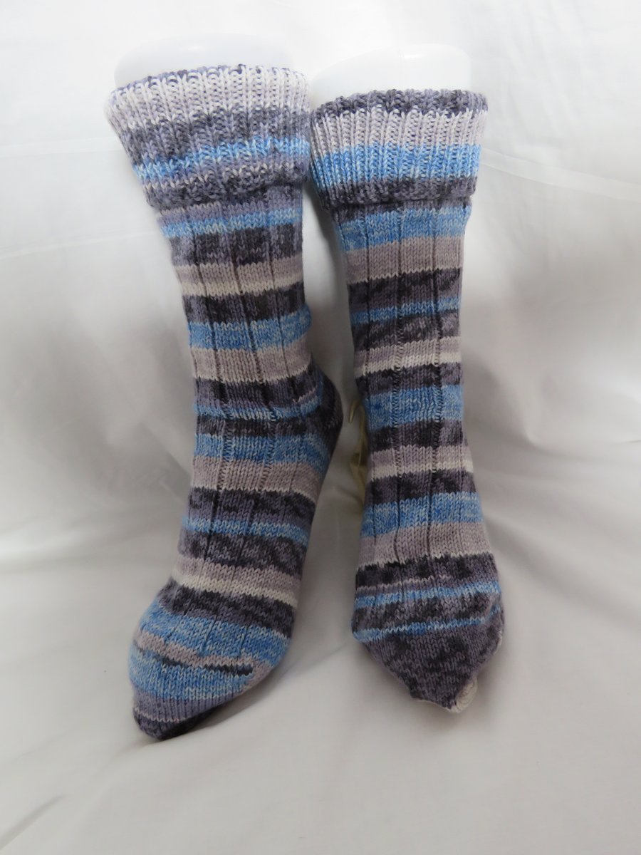 Hand-cranked Knitted Ribbed Wool Socks Size 6 to 7 Mismatched Turnover Tops