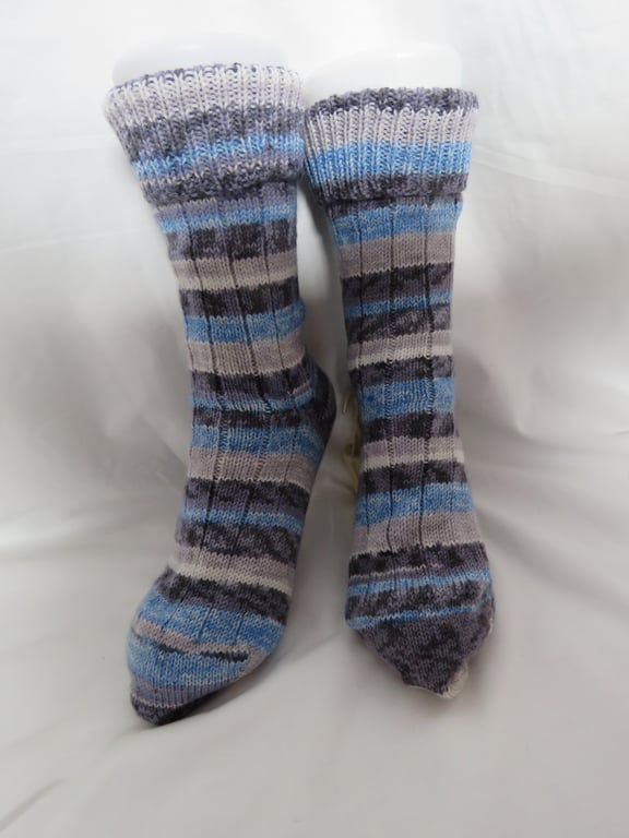 Hand-cranked Knitted Ribbed Wool Socks Size 6 to 7 Mismatched Turnover Tops
