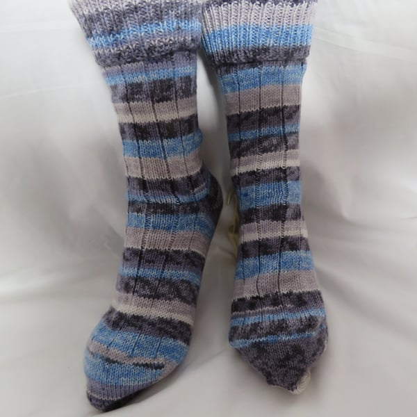Hand-cranked Knitted Ribbed Wool Socks Size 6 to 7 Mismatched Turnover Tops