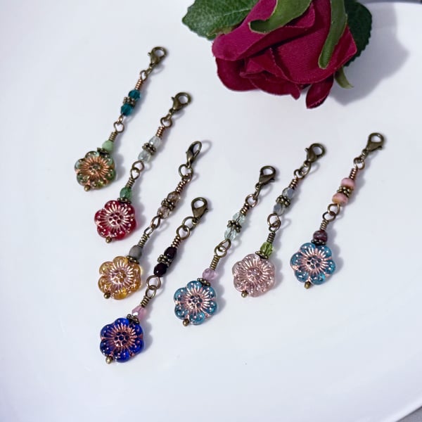 Small bohemian pansy flower zip charms