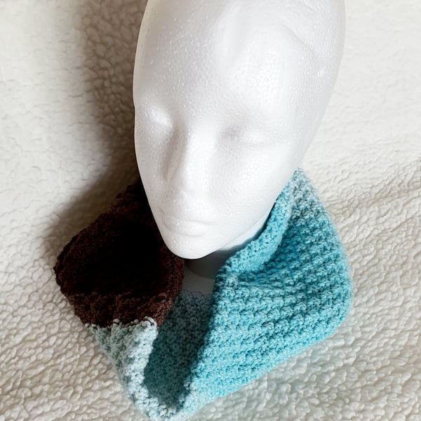 Winter Cowl, hand-knitted scarf