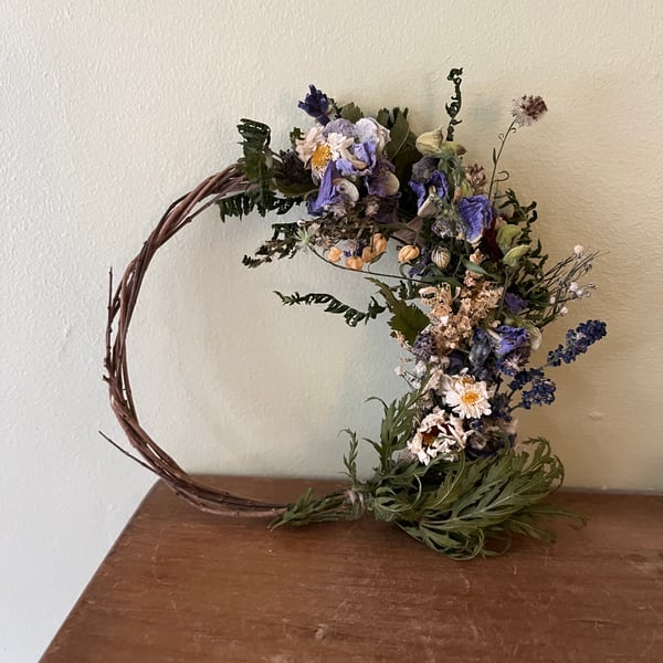 Dried Flower and Foliage Wreath Decoration.  Winter Colours. 13cm Wide.