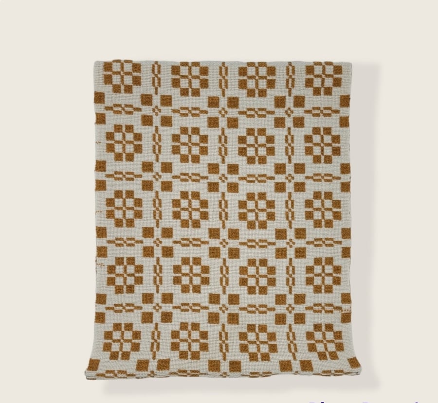 Kings Knot White Handwoven Single Cowl