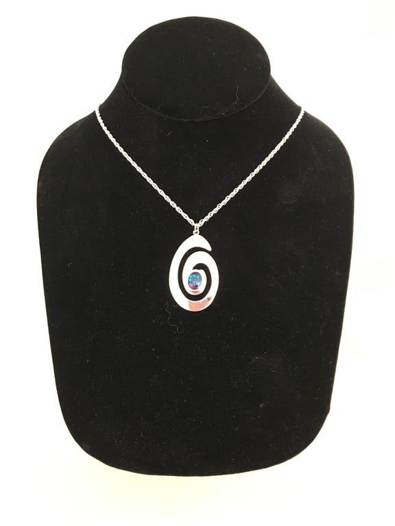 Tri-Colour Centred Swirl Pendant