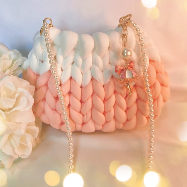 Hand-crocheted Bag in White and Peach, exchangeable handle and Pearls chain