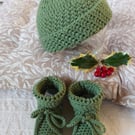 Organic Baby Hat and Booties Bundle, Christmas Gift, certified cotton 0-6 months