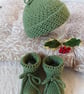 Organic Baby Hat and Booties set, Christmas Gift, certified cotton 0-6 months