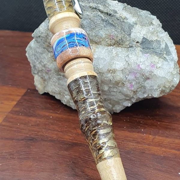 Pine cone & resin pen