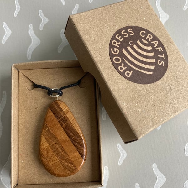 Solid oak striped pendant