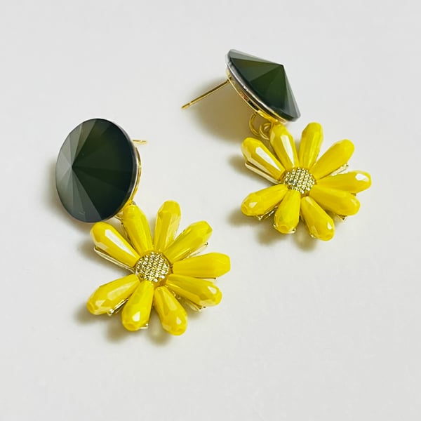 Acetate flower earrings, holiday vacation stylish earring