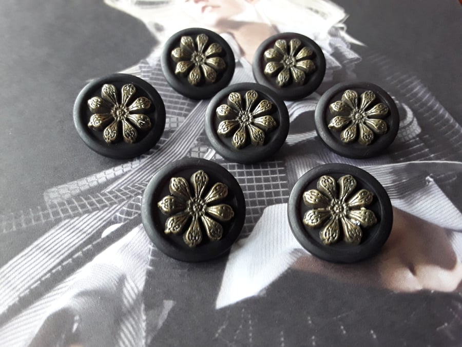 13 16" 20.4mm 32L Italian Antique Brass and Polyester dyed Black