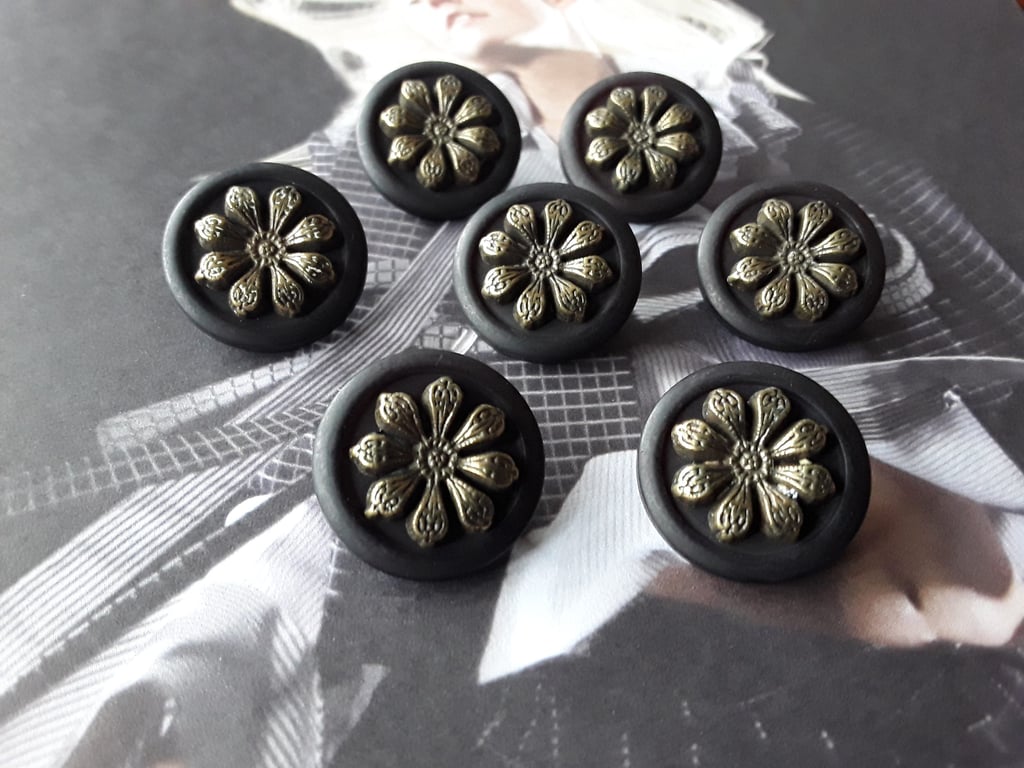 13 16" 20.4mm 32L Italian Antique Brass and Polyester dyed Black