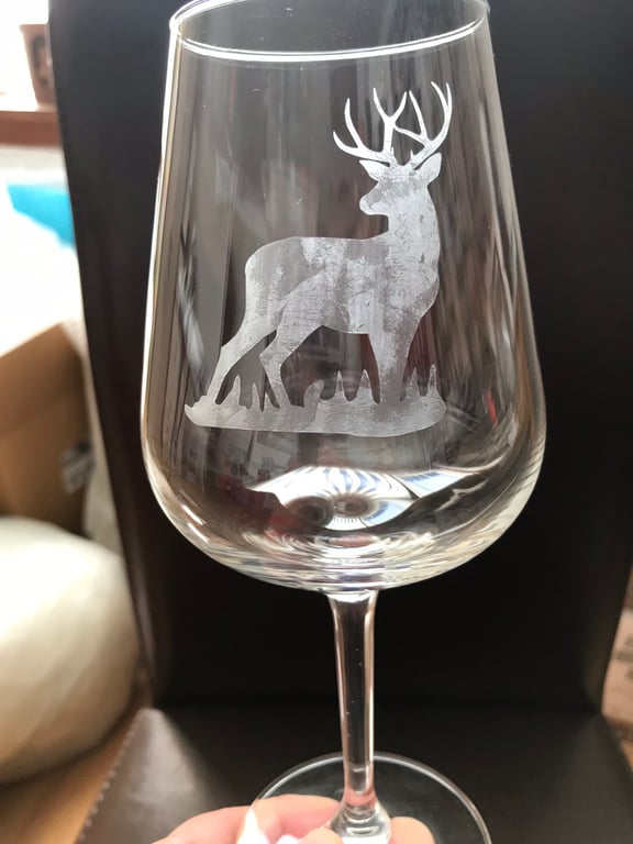 Hand Etched Wine Stag