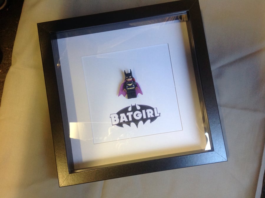 BATGIRL - FRAMED MINIFIGURE IN BOX FRAME