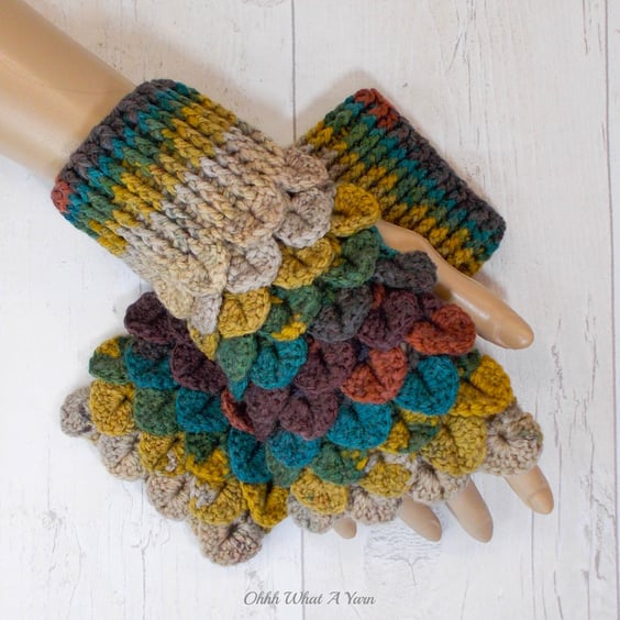 Brown, green and gold dragon scale gloves. Fingerless gloves. Crocodile stitch. 