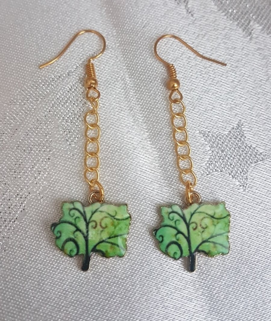 Gorgeous Tree of Life Earrings - Gold tones.