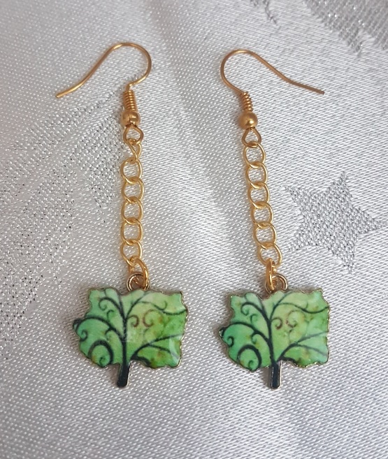 Gorgeous Tree of Life Earrings - Gold tones.