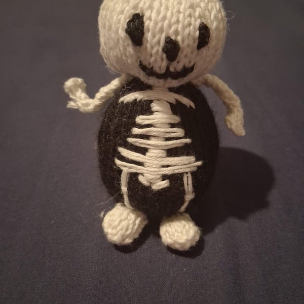 Hallowe'en Glow In The Dark Pumpkin Skeleton