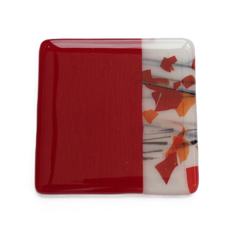 Red fused glass coaster, 9cm, handcrafted (0195)