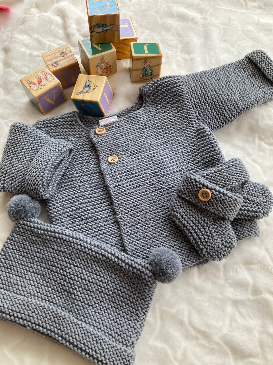 Hand Knitted Baby Boy’s Coming Home Matinee Set (0-3 months)