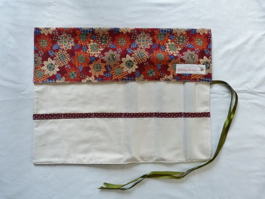 Knitting Needle Roll In Patchwork Print Cotton with 3 Pairs Bamboo Needles.