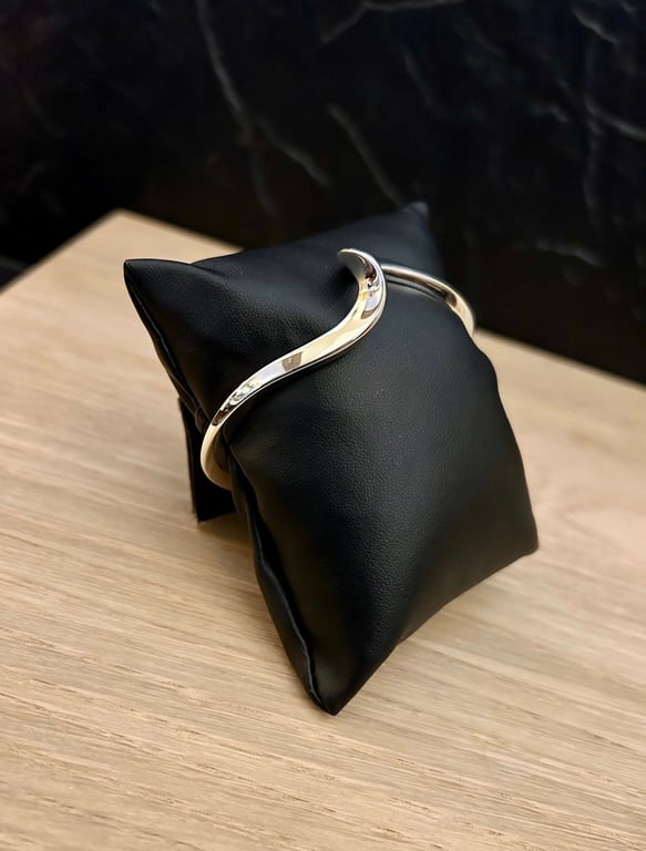 "Delineate" - Hand Forged Sterling Silver Torc Bangle - Made to any size - Twist