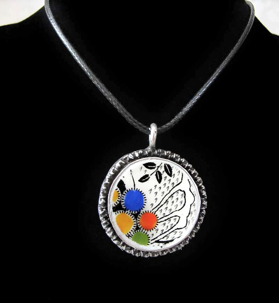 PENDANT VINTAGE CHINA CERAMIC NECKLACE