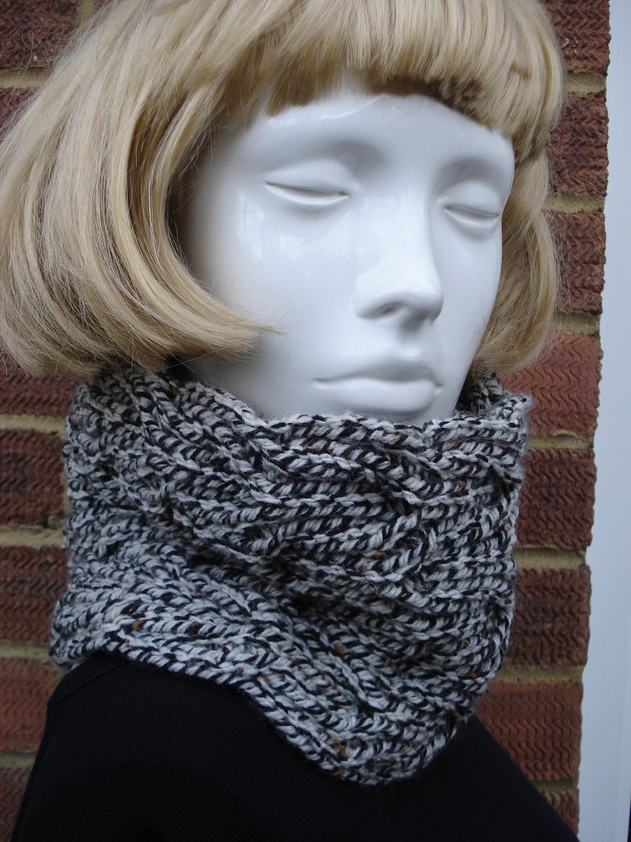 Neck, Cowl Warmer Black And White With Cable Pattern (R373)
