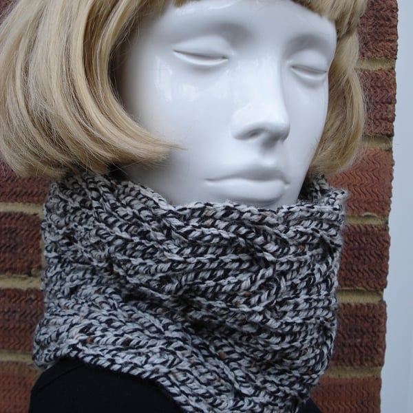 Neck, Cowl Warmer Black And White With Cable Pattern (R373)