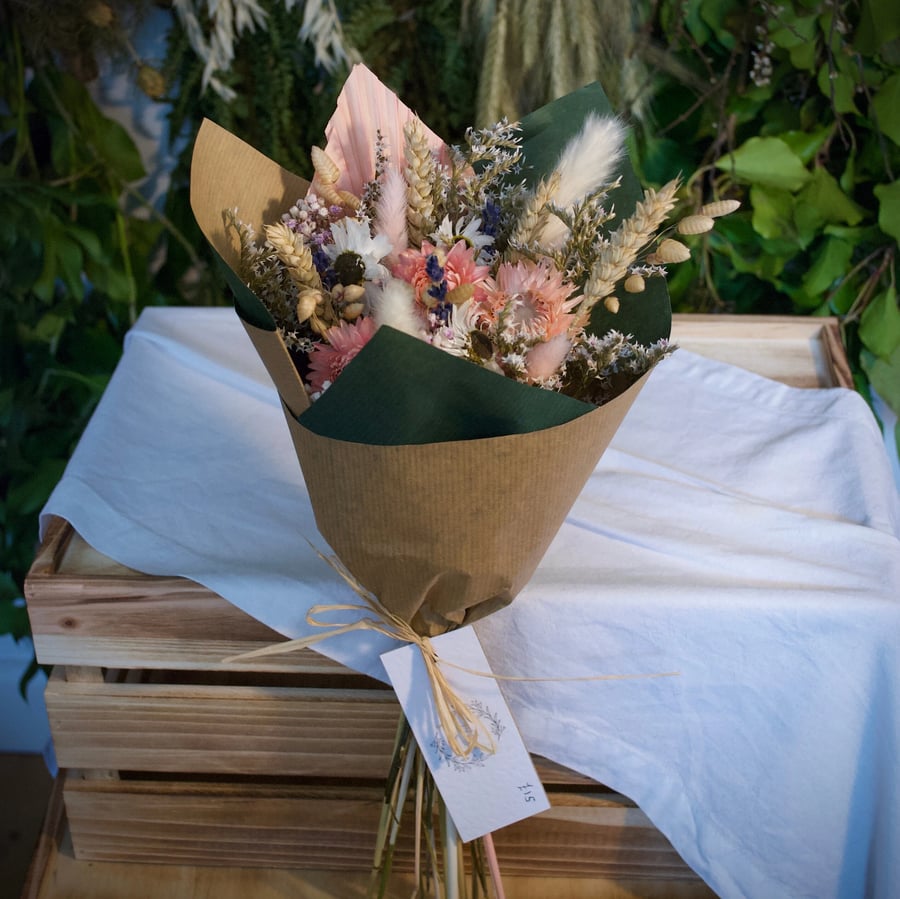 Small Dried Flower Bouquet, Everlasting Hand-Tied Bouquet, Natural Decor