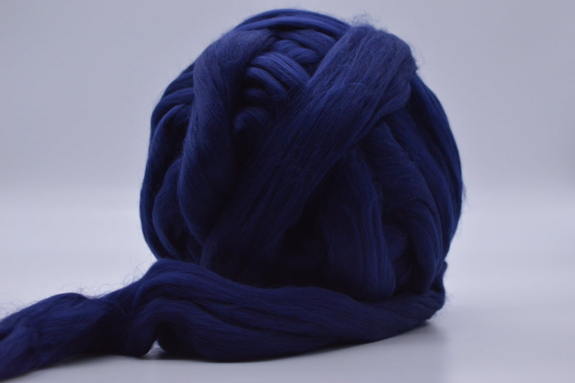 Acrylic top fibre Royal Blue