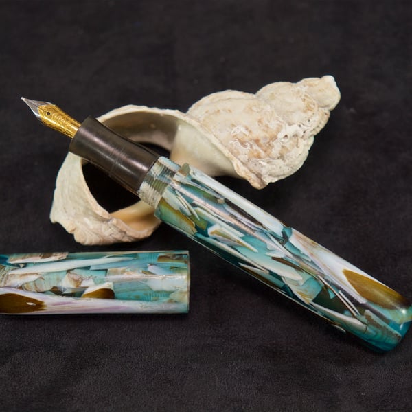 Custom built collectors fountain seashell pen. SB1