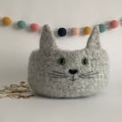 FELTED 'FUSSPOT' BOWL, desk tidy  . Cat. Grey . Home decor.