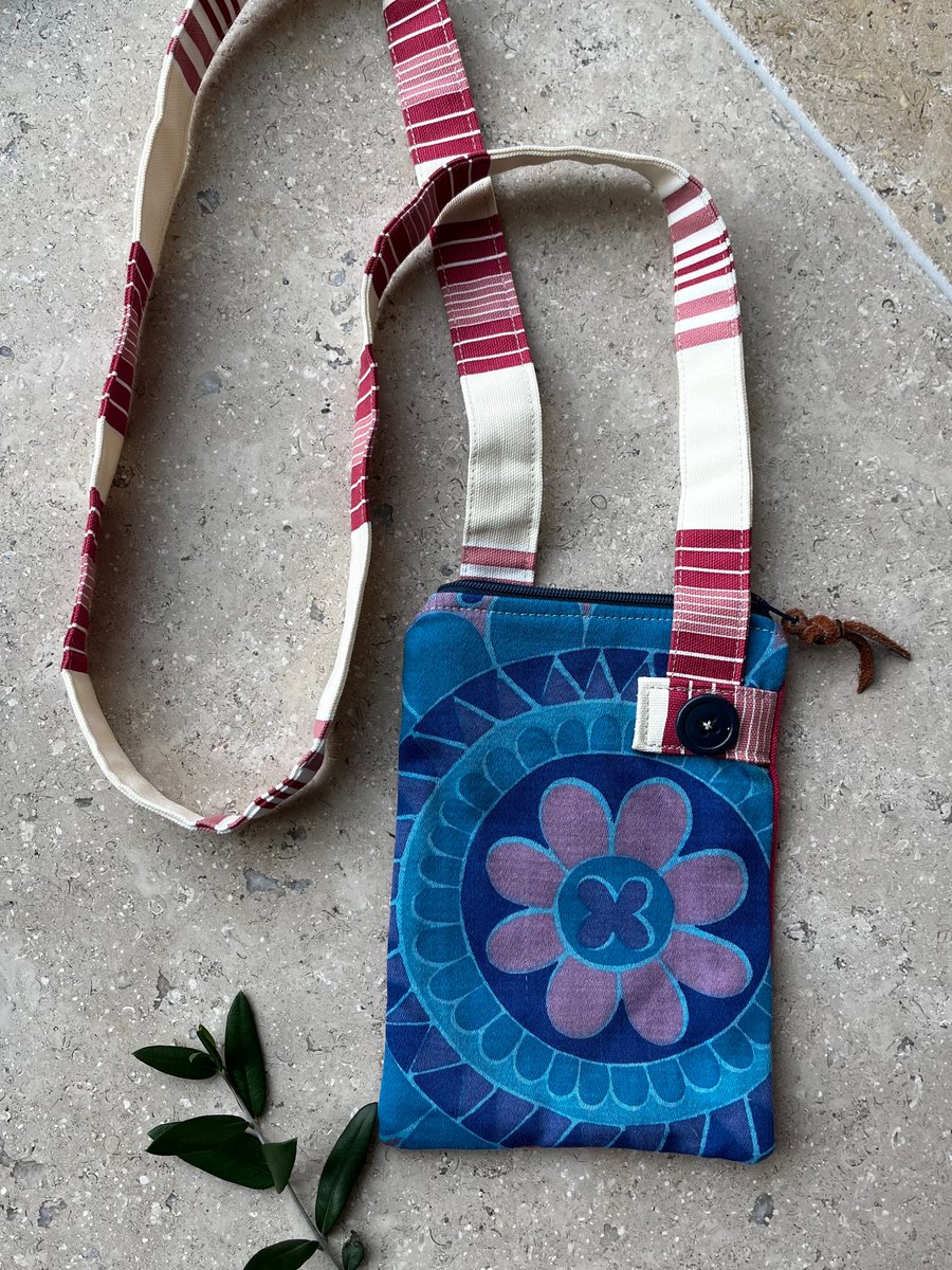 small shoulder bag vintage fabric pink and purple