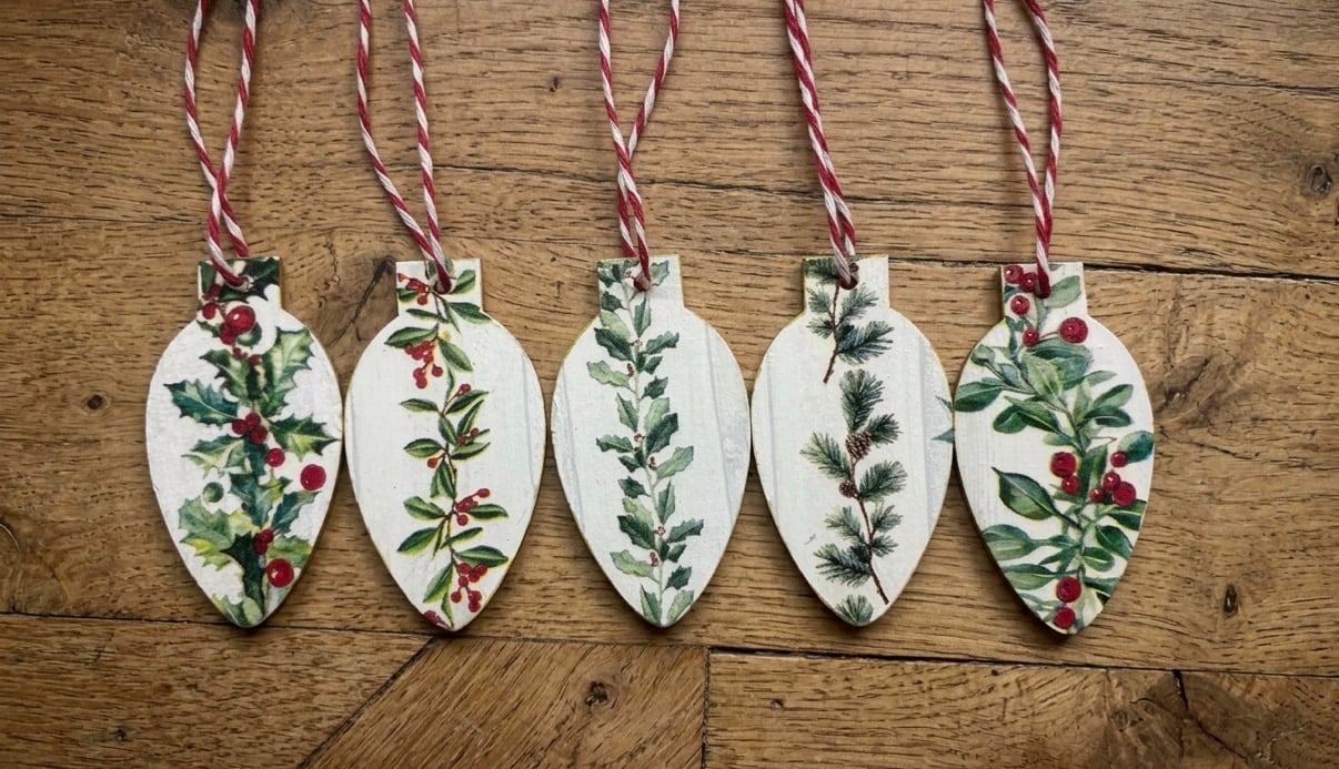 Set of 5 Wooden Christmas Tree Decorations 