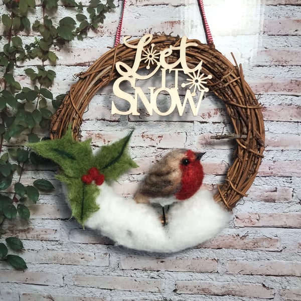 Robin wreath- winter Christmas decoration 