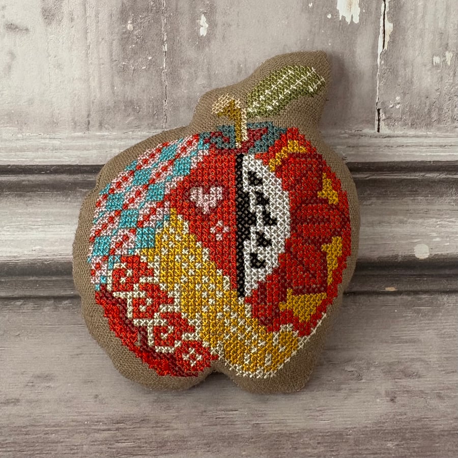 Apple Bowl Filler by Carolee Crafts SY 0016