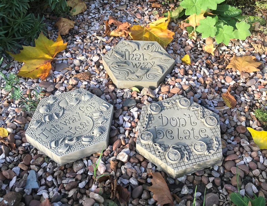 Alice in Wonderland Stepping Stones Set of 3 Garden Ornaments