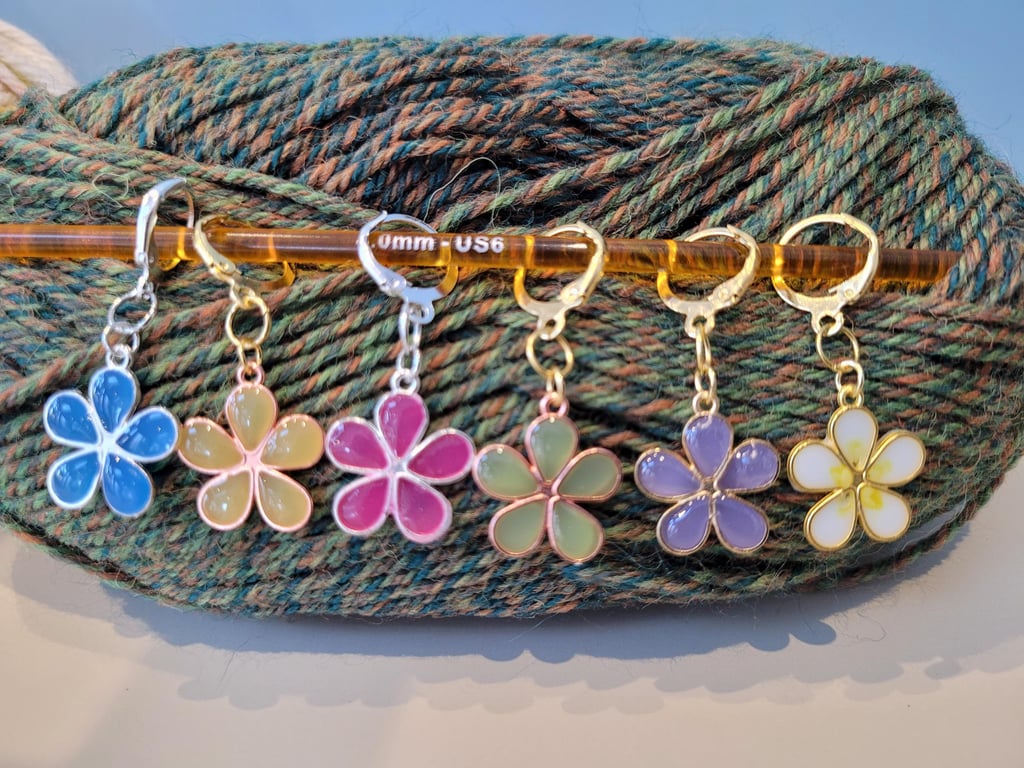 Stitch Markers For Knitting and Crocheting (Set of 6).