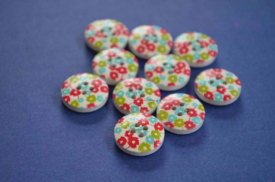15mm Wooden Floral Buttons Red Green Blue White 10pk Flowers (SF23)