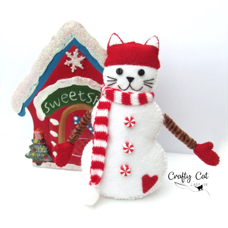 Snowman Cat hanging decoration, Felt Snowcat hanging ornament.