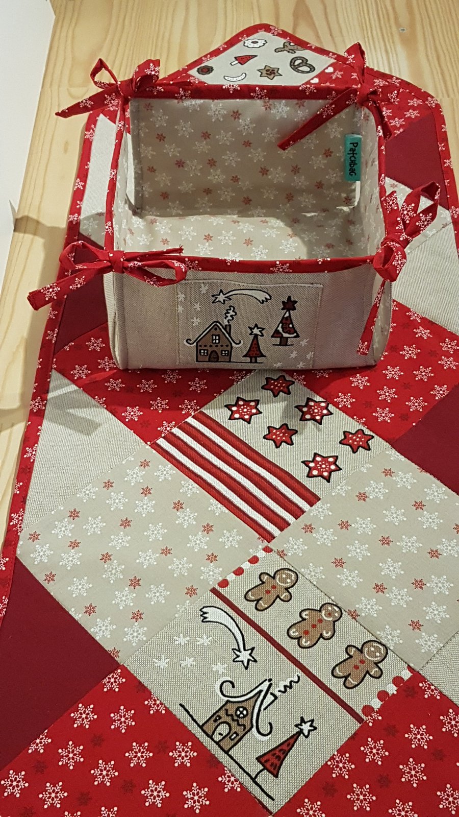 Christmas table runner with napkin holder,Red snowflackes
